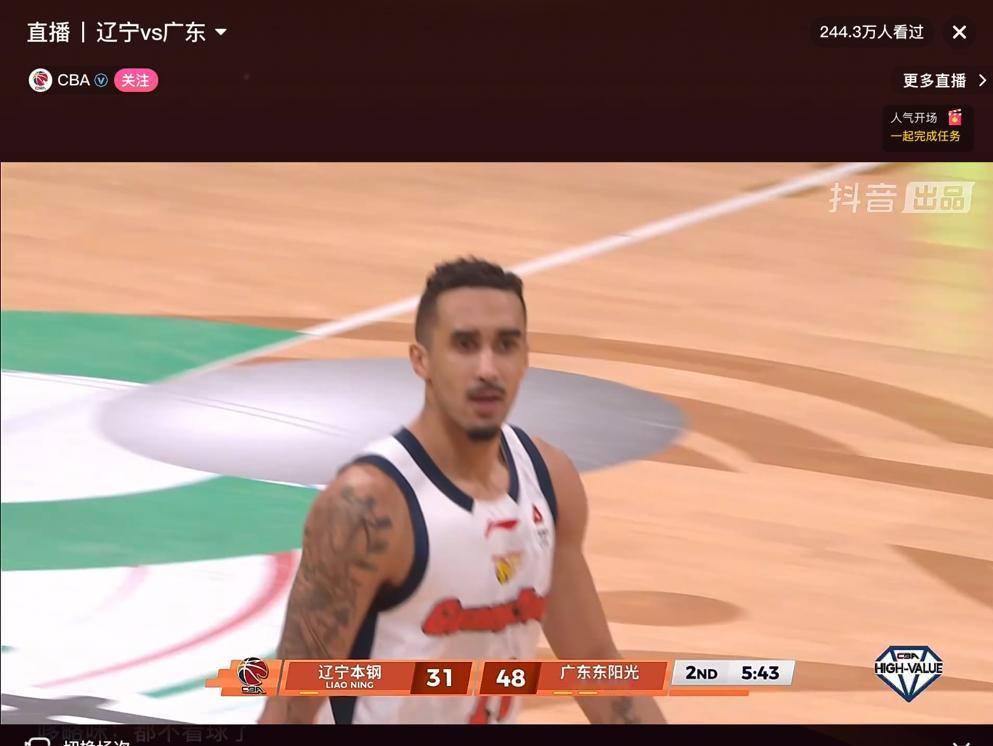 不知道有多少朋友跟我一样，看到广东宏远的外援奎因和萨姆纳，就想到广东队最近一