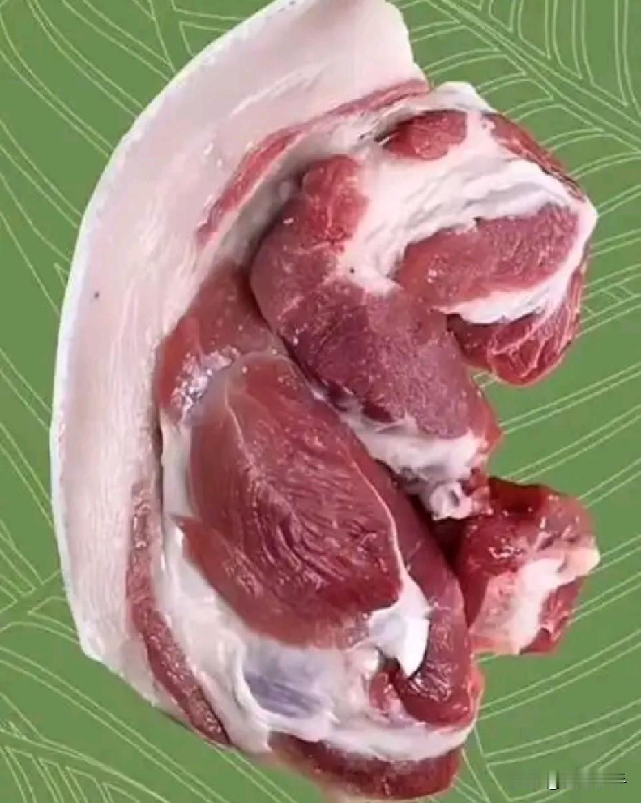 我有一段时间没买猪肉了。这几天经过菜市场。发现猪肉只要7块钱一斤。第1家说9块/