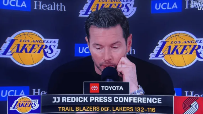 NBA常规赛，湖人116-132不敌开拓者。此役后，湖人遭遇两连败，战绩降至2