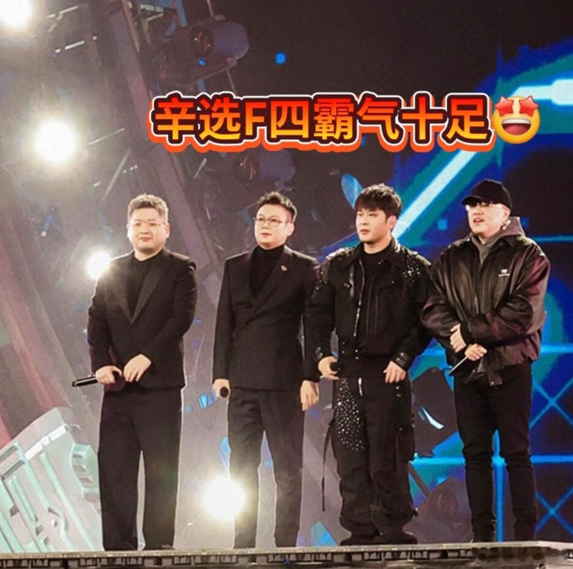 说好的陪辛巴一起直到世界的尽头，伽柏走到北极太冷，自己插着翅膀飞走了……