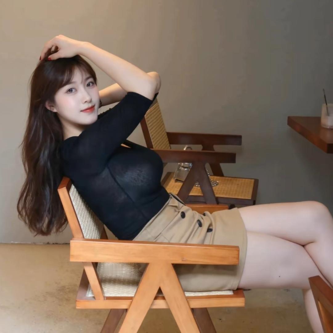 🐹朱珠说:与人争执到最后，忽然就沉默了——从不是心里释然了，只是满腔情绪都被