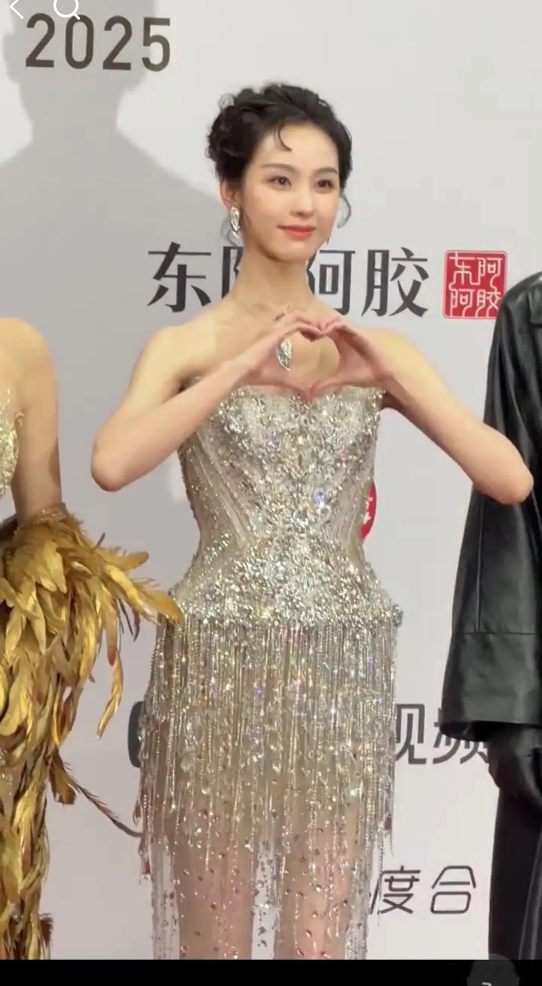 星光大赏红毯我服了吧，谁在陷害我嘟！！！造型师枪毙