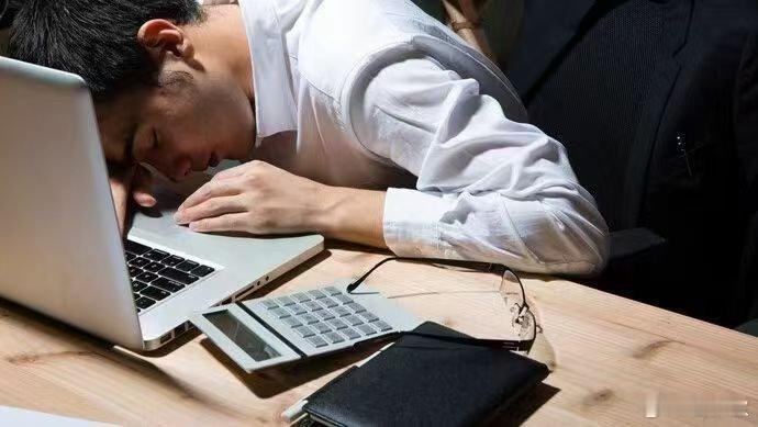 发光的勇气看到一段对话，挺感慨的。有人问周杰伦：“你的人生还会有什么烦恼吗？”周