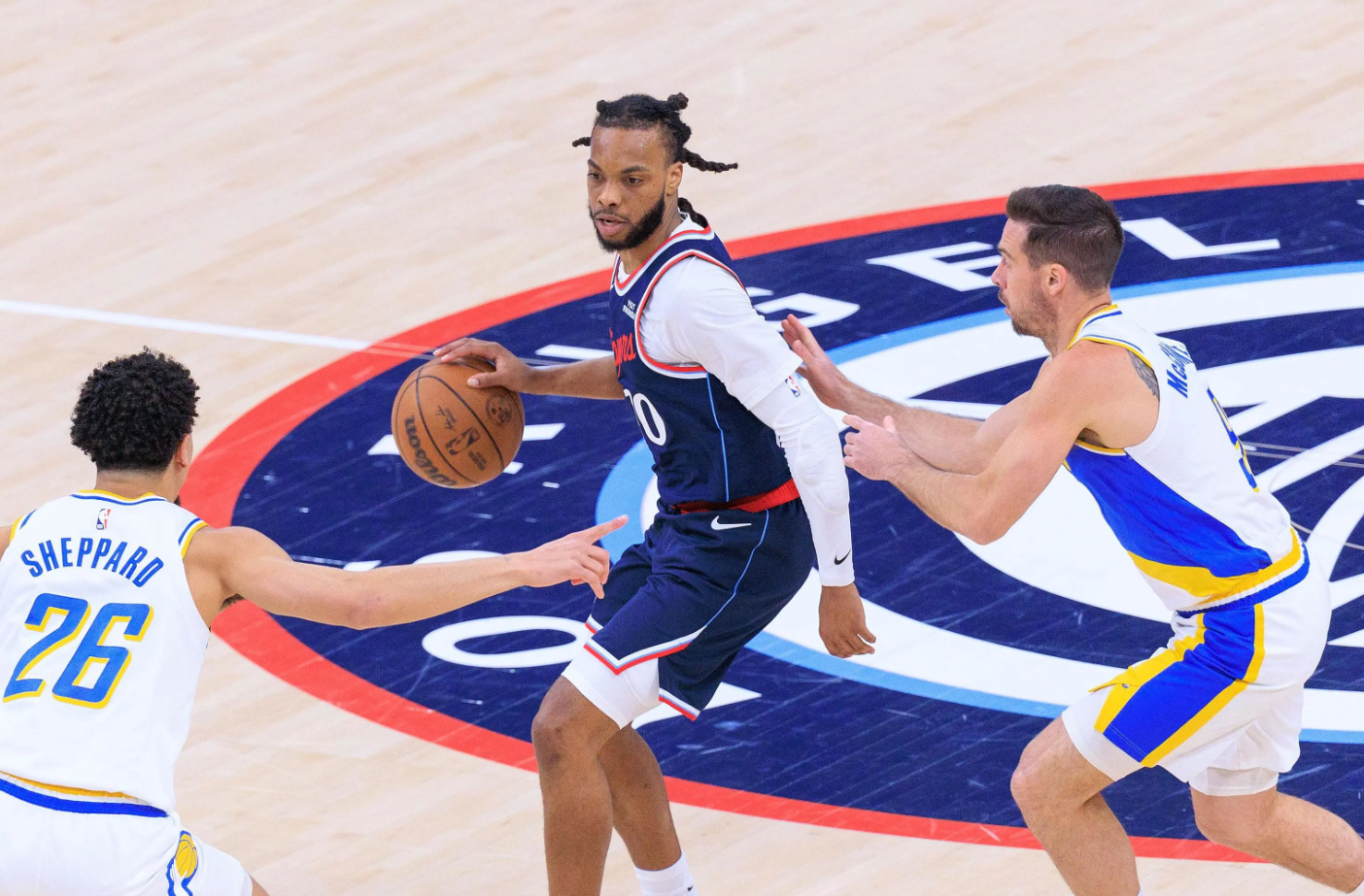 快船记者JustinRusso更新了球队明日比赛的伤病报告。布拉德利-比尔（