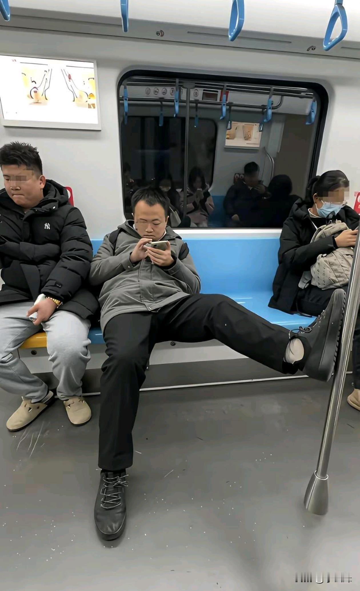 旁边这小哥是度日如年啊