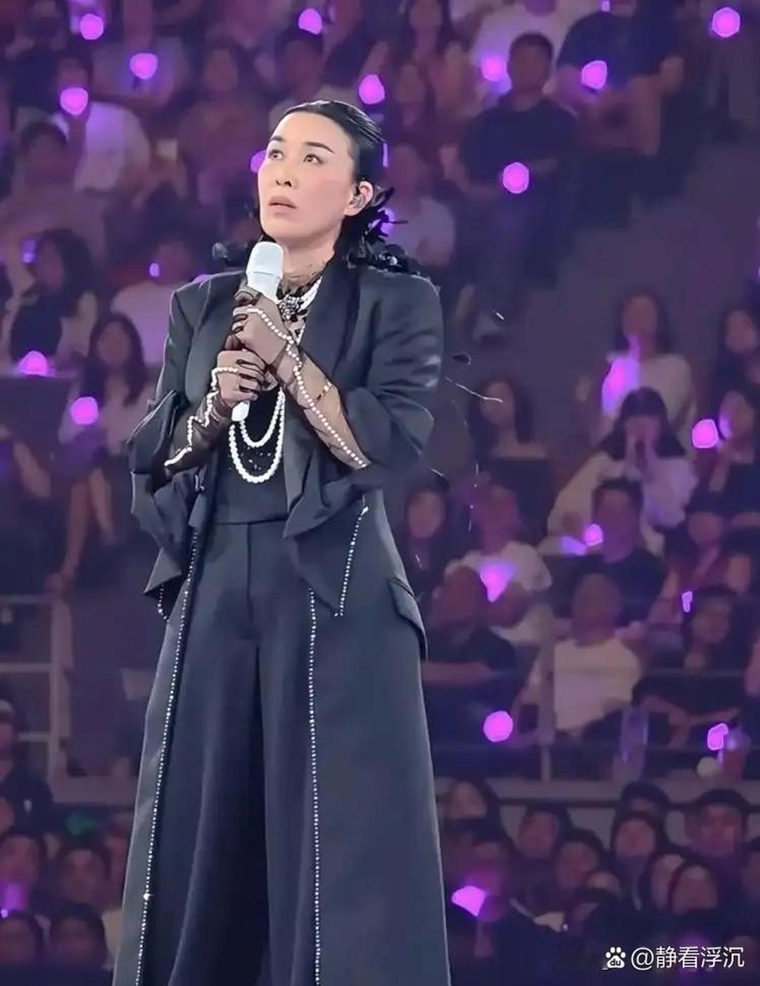 那英临时加唱被罚3万，却砸了行业最该砸的规矩9月26日成都演唱会，那英临时加唱《