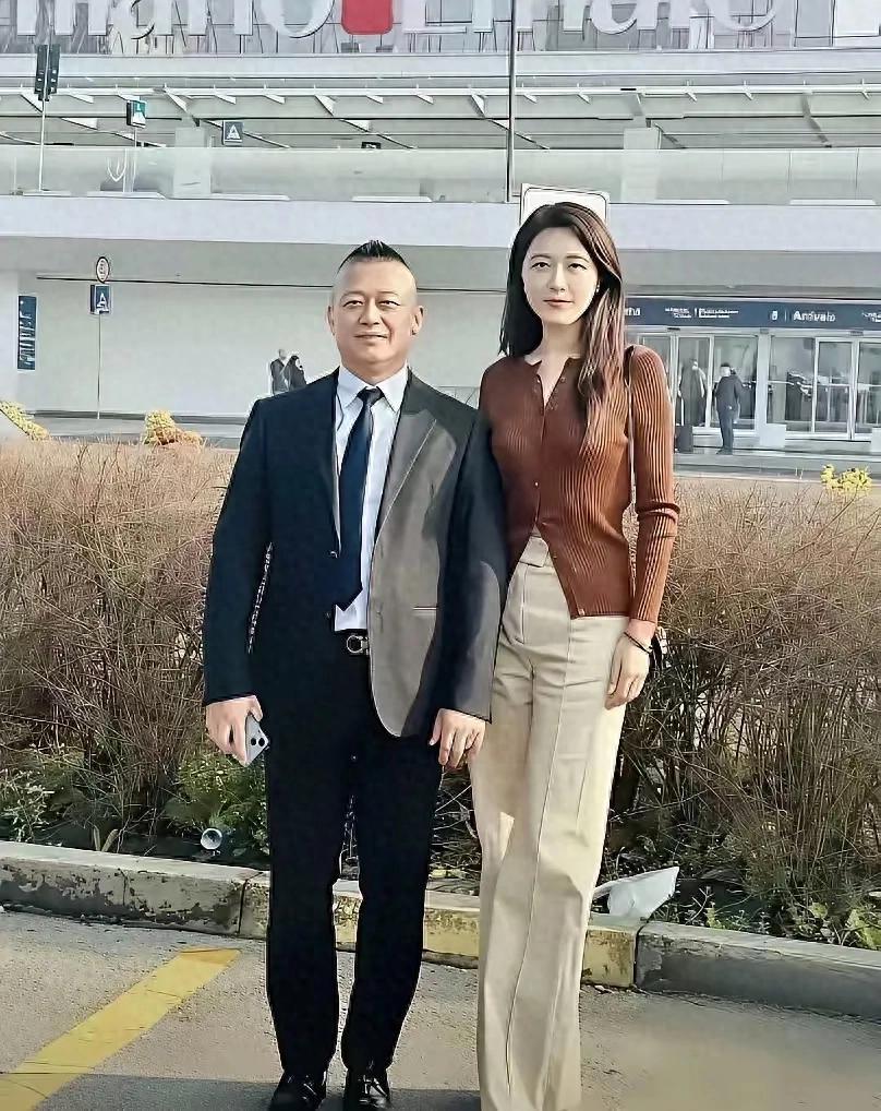 中戏200年第一美人，用美貌“征服”了无数男人，迷倒了万千粉丝，如今49岁，孑然