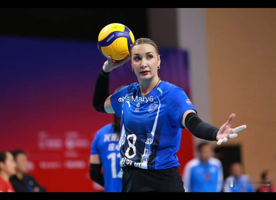 今天晚上女排联赛第9轮比赛的看点是晚上8:00开始的上海女排对江苏女排的对决。