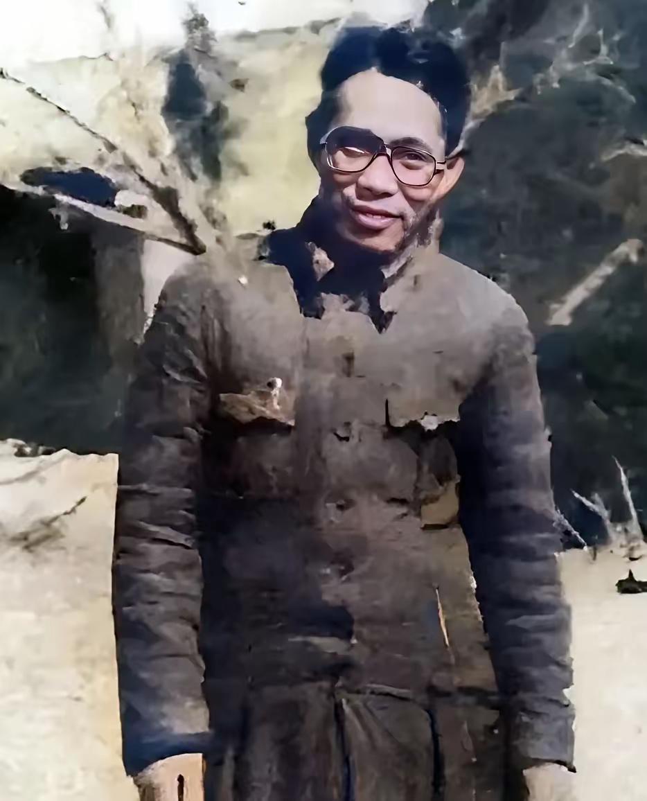 解放军被俘最高级别将领刘亚生的照片。刘亚生，河北河间人，1931年参加红军，抗