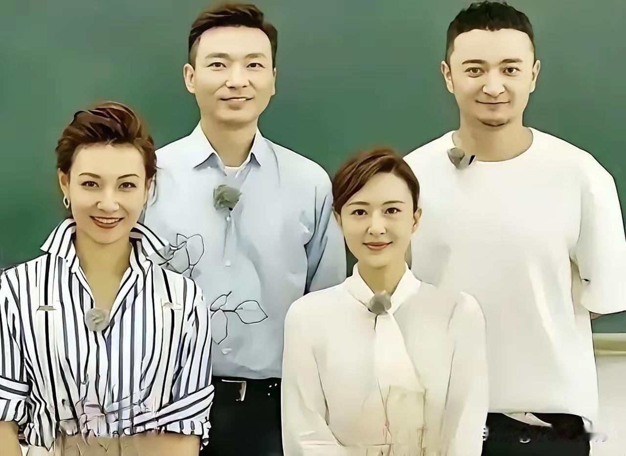 四位主持人同框照实在是太有画面感了，你们认识吗？我只认识其中三位，分别是康辉