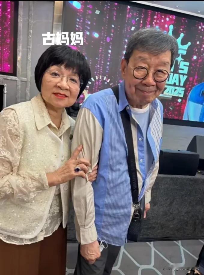 古天乐55岁生日，摆了五十桌，大半个娱乐圈都来捧场，现场星光熠熠。还来了许多粉