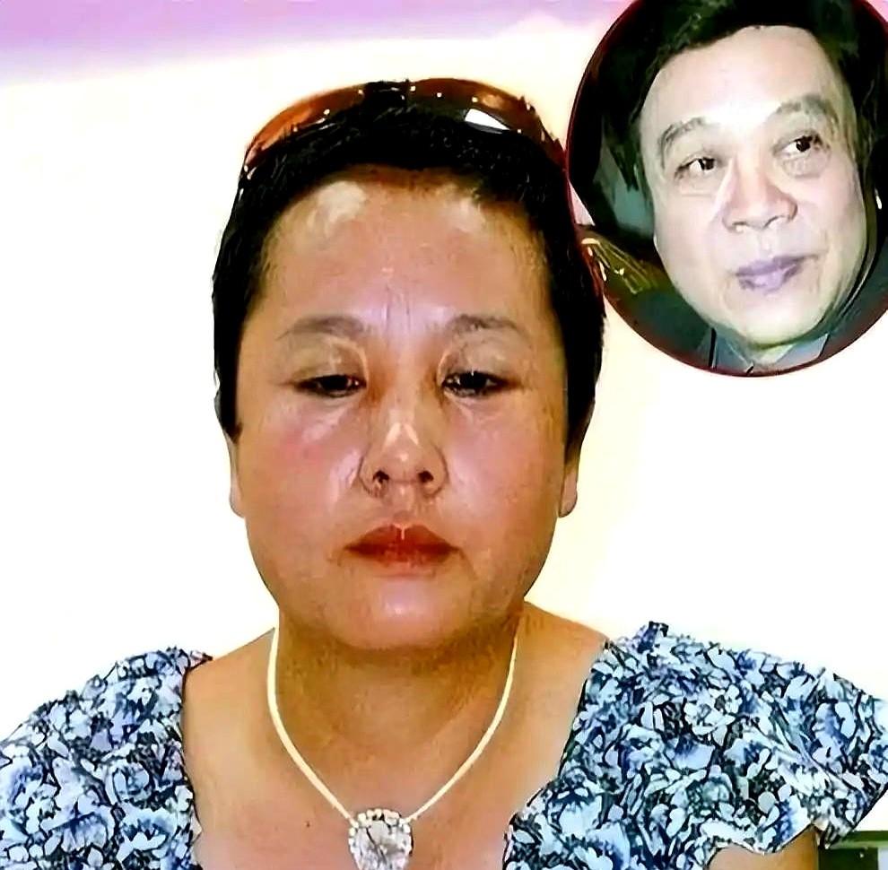 “赵忠祥瞒着妻子与我发生关系多年。一个女人就这么站在法院门口，攥着一盘录音带，
