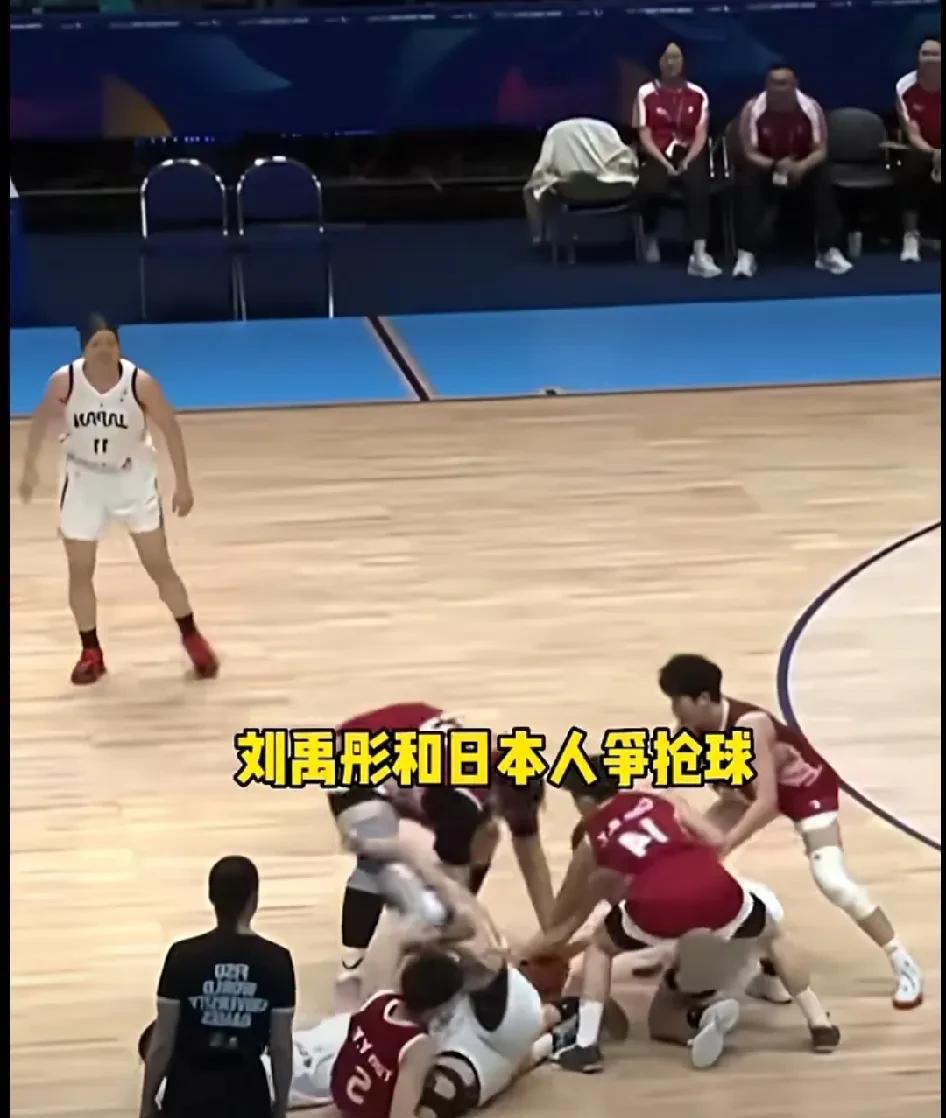 2023年7月23日那场比赛，刘禹彤真的太猛了！不久前亚洲杯半决赛，中国女篮主力