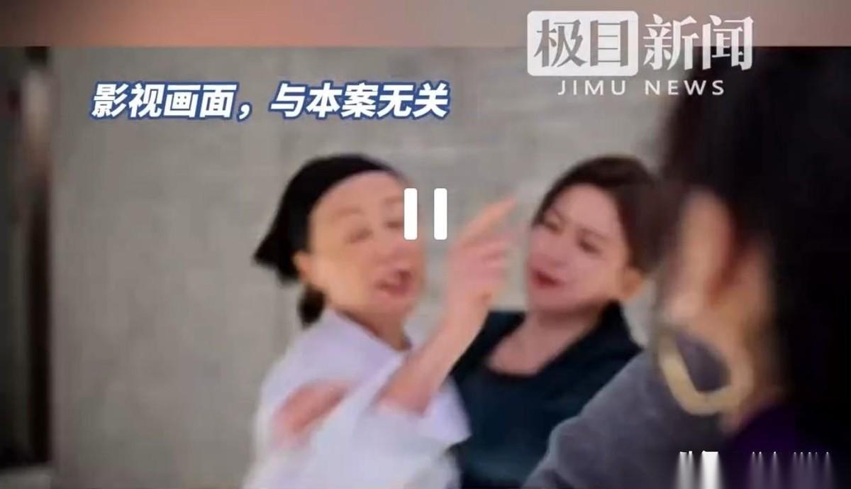 湖北黄石，一女子发现自己的老公和其他女人勾三搭四，回家训斥老公。谁知道那男的脸皮