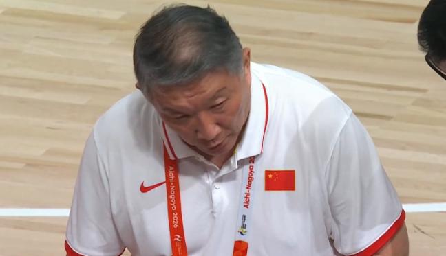 中国女篮主教练宫鲁鸣这回尴尬了！不是亚运会中国女篮作为卫冕冠军半决赛80:8