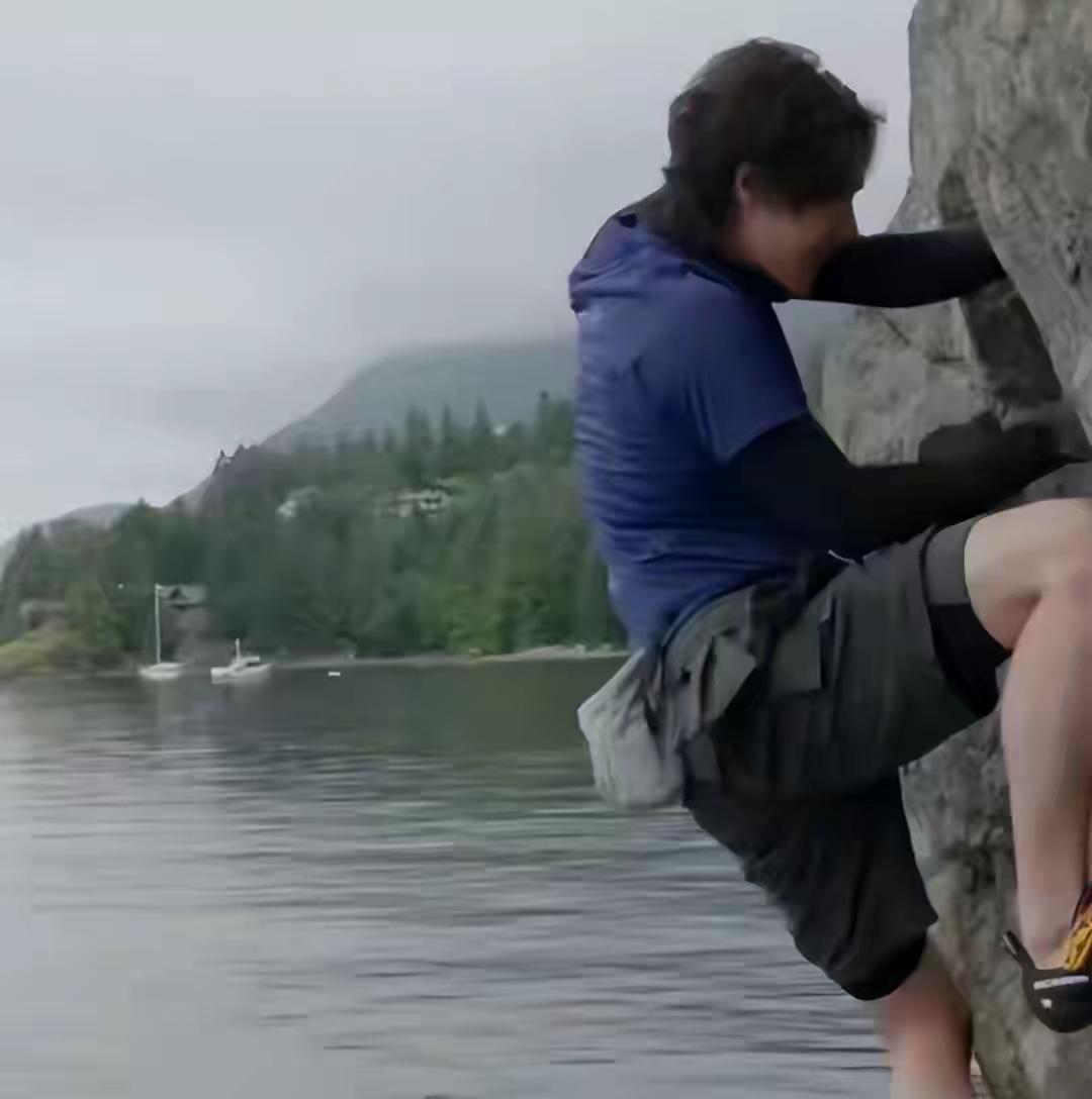 现在最揪心的，应该就是这次徒手攀岩坠海的王一博了吧，明明事业正当红，