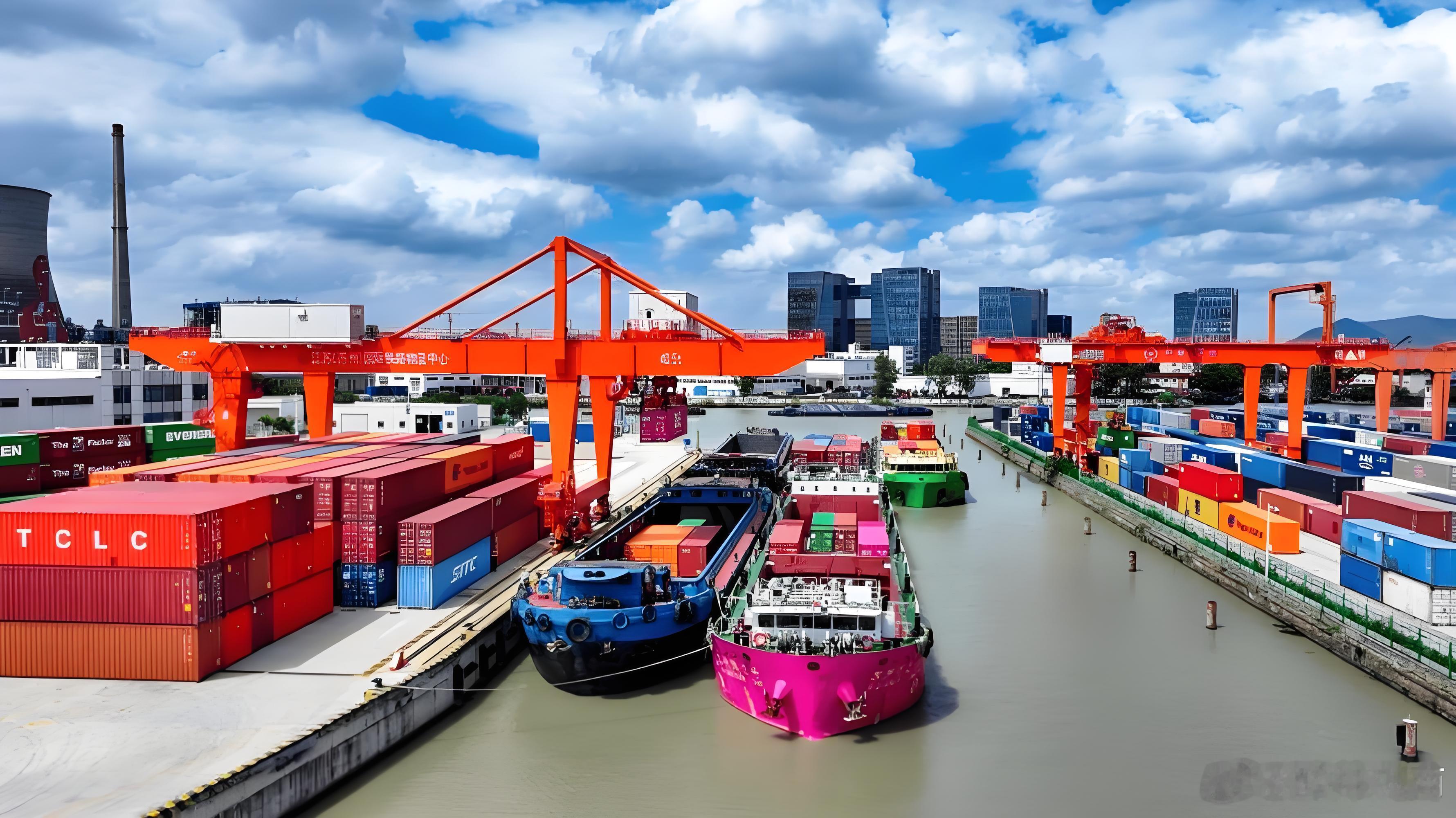 中国的内河航运目前发展到了什么水平？我这么说吧，所谓即将“超越中国”的越南，海港