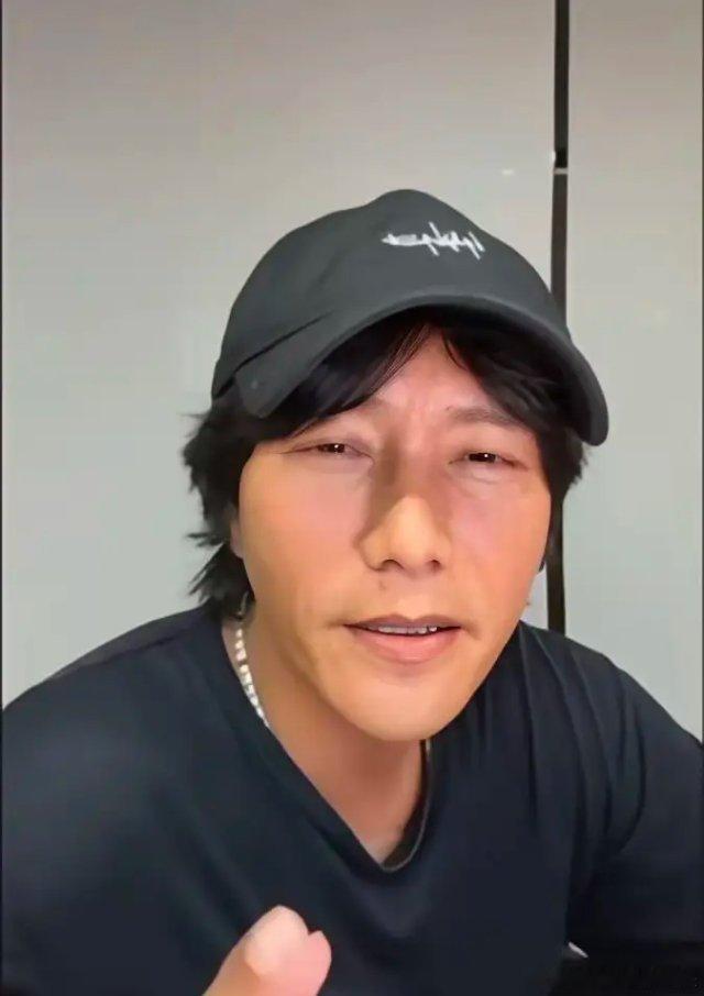 陈坤这是怎么了？咋面相都变了。​​​