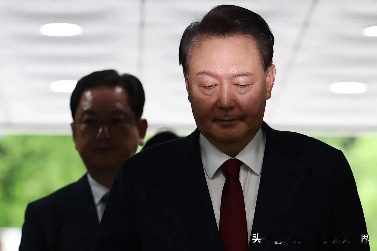 尹锡悦还是有手段的，尽管被捕了，但人家拒不配合，独检组现在毫无办法！据韩联社7月