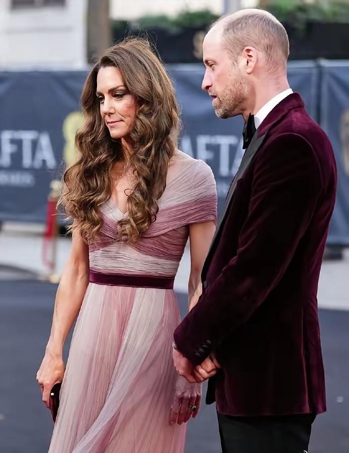 凯特的沧桑，真的不止一点点！近期活动的凯特，官方照片那是端庄典雅，美丽大方，似