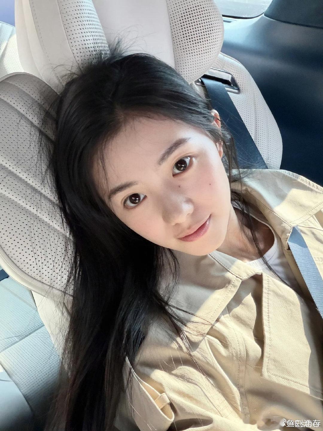 #刘浩存#车内的小存子一枚呀！🥐​