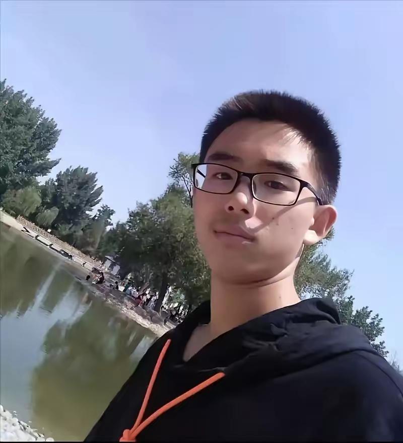 🌛他是钟祥市理科状元，进入北大之后却因为沉迷游戏被劝退！在父母绝望、亲友嘲