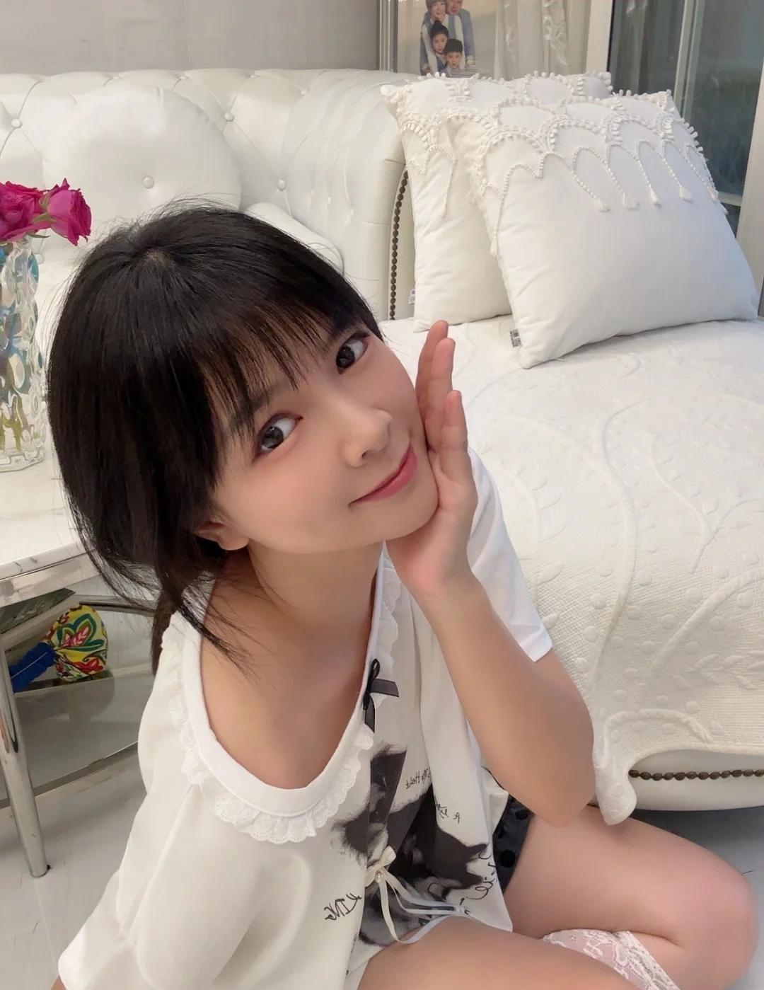 宅家睡衣居家穿搭居家拍照甜美可爱宅家自拍宅家拍照居家自拍在家也能出