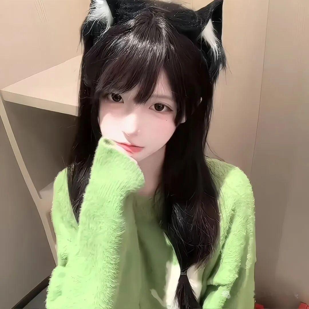 𝑾𝒆𝑪𝒉𝒂𝒕｜简约女头｜高级感头像｜万能款｜适配强｜无水印