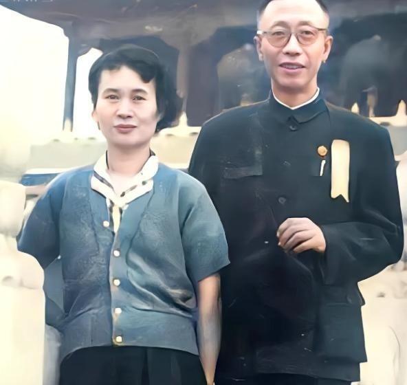 1964年，毛主席突然问道溥仪的工资，当他听到只有180元，顿时脸色大变直言：薪