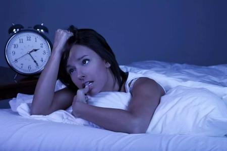 夜尿频繁、失眠怎么办? 营养师: 睡前吃这6种食物, 安心睡一宿!