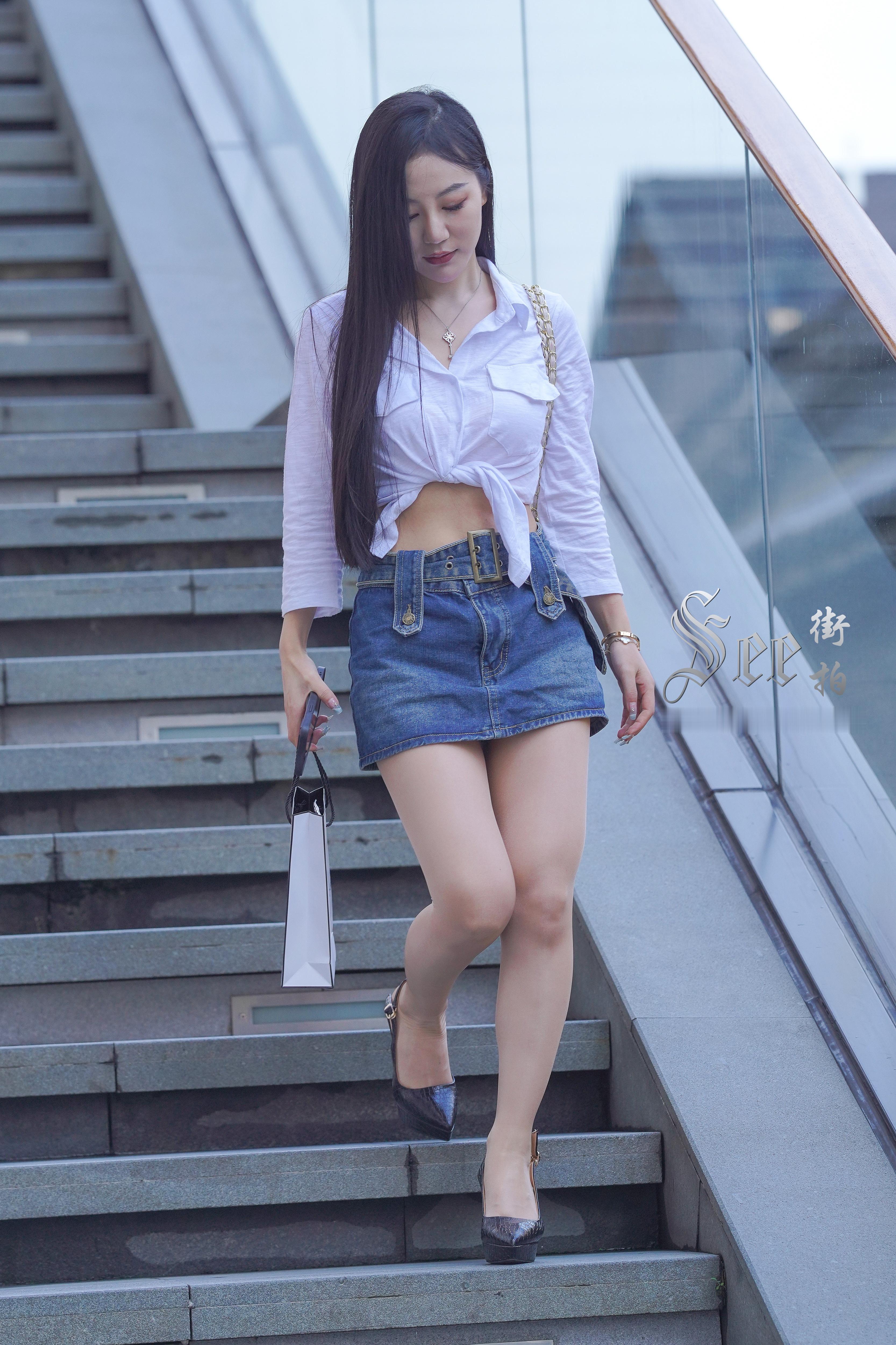衬衫牛仔裙，简单青春魅力~~​​​