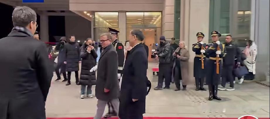 芬兰总理奥尔波1月25日凌晨连夜飞抵北京，开启4天访华之旅，这可是芬兰总理时隔9