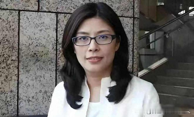 郑丽文这次不是说漏嘴，而是把国民党的底牌翻给大陆看了。过去说和平、说交流、说反台