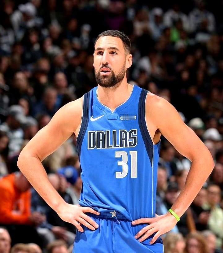 能复出已经很厉害了克莱·汤普森现在在独行侠的处境真挺尴尬。球队想交易他，但市