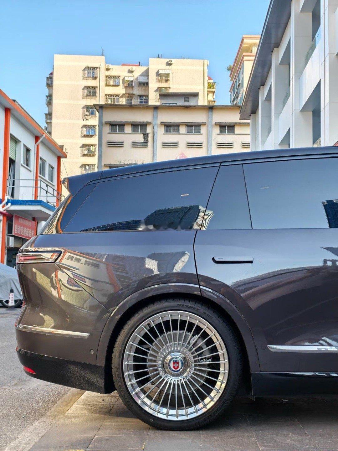 新款蔚来ES8，23寸搭配卫途轮胎科吉精准动平衡，完工案例供参考[作揖