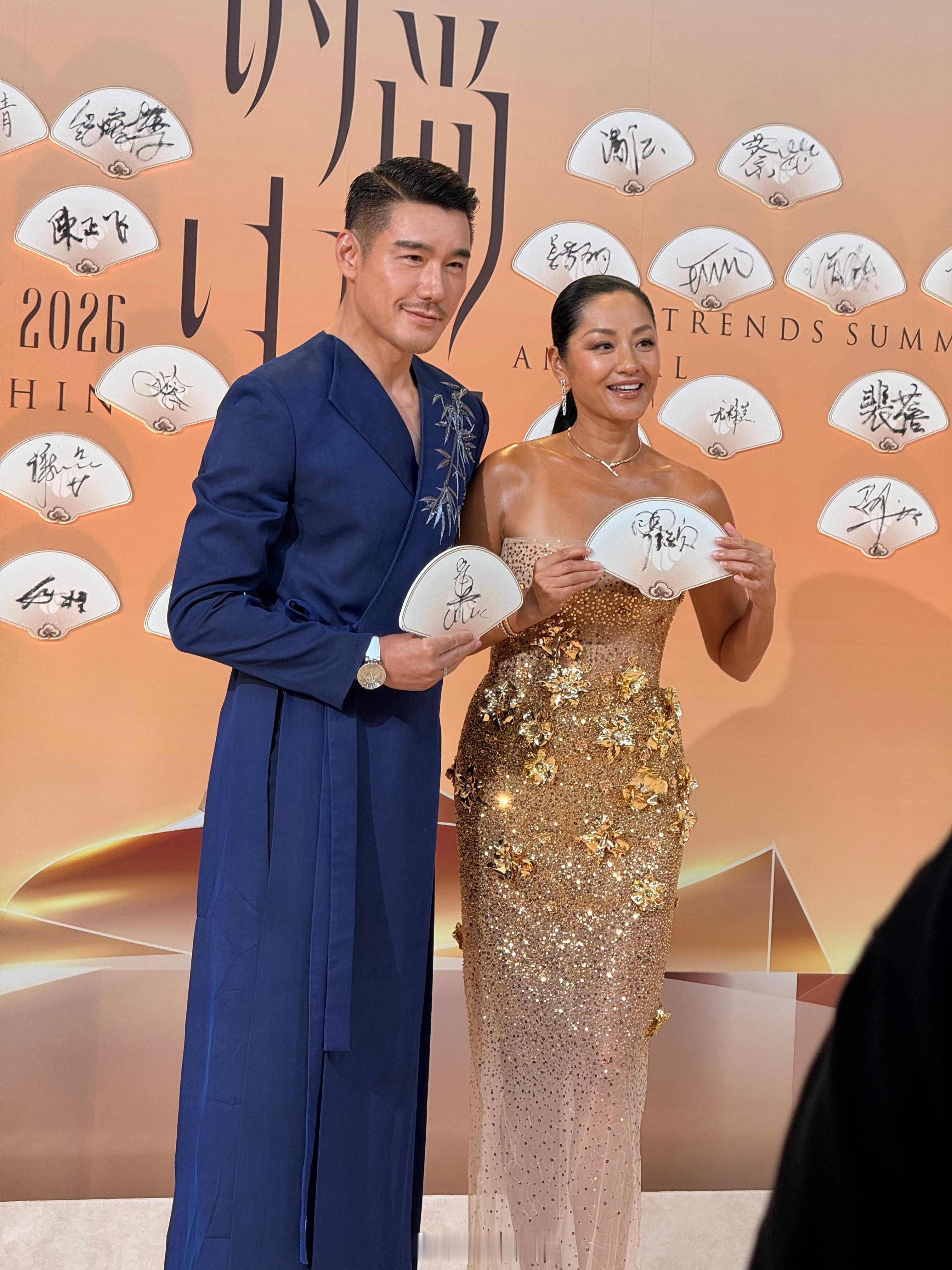 【瞿颖胡兵不愧是初代超模】这个组合对我眼睛很友好！不愧是初代超模，超有气场！我们