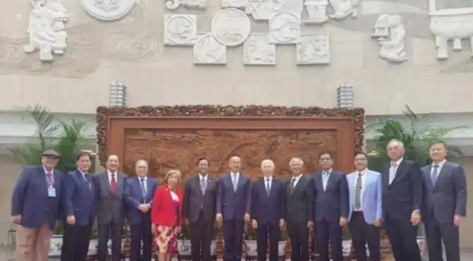菲律宾访华五个没想到哎哟喂，真是活久见！之前跟中国硬着脖