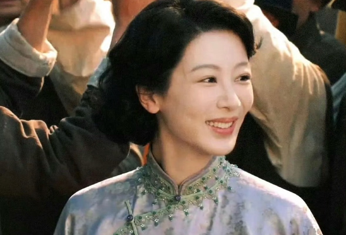 33岁杨紫拍戏状态路透是戏里50岁左右吧，拿这个剧照出来嘲状态？某家真的很爱拿?