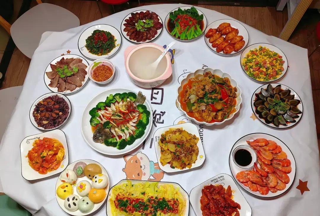 26岁女生初三拎着自制糕点去大姑家拜年，择菜陪聊两小时，饭桌快散时大姑父一句“明