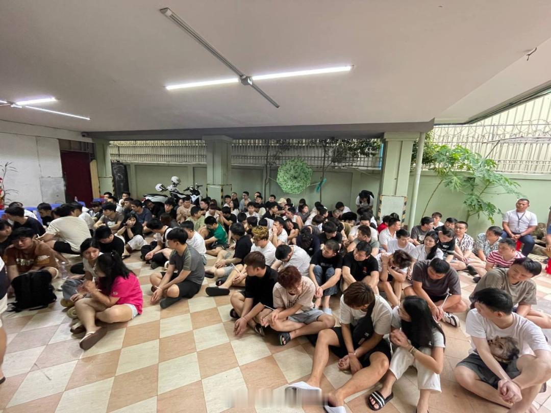 柬埔寨大规模打击网络诈骗抓获3215人，幕后主谋仍未落网据柬埔寨《高棉时报》报