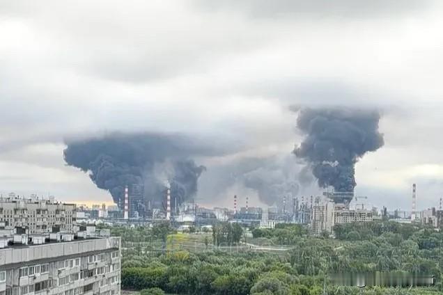 乌军再袭莫斯科炼油厂，战争回到开始的地方！乌军无人机袭击莫斯科卡波特尼亚炼油厂罗