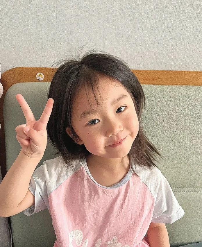 女儿已经三岁了，公公突然提出想要二胎，我半开玩笑地说，我刚看中了一个公寓，40万