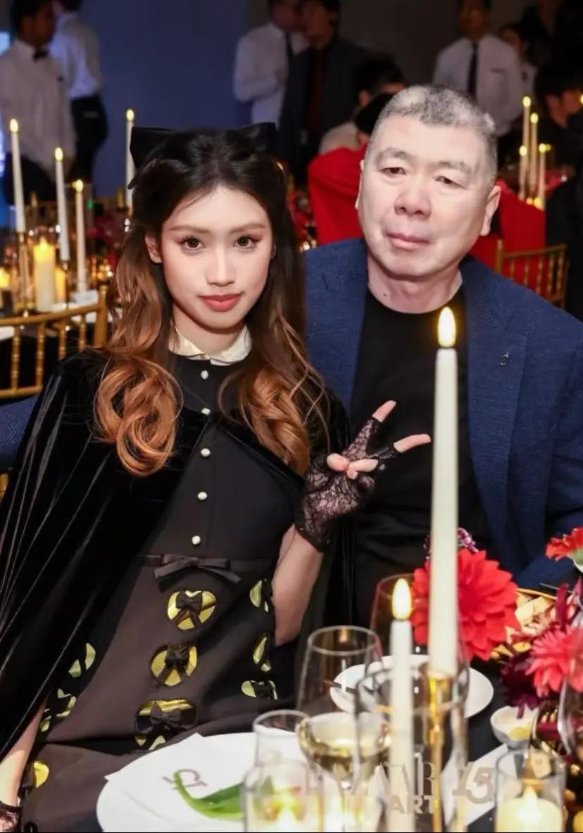 冯小刚徐帆的养女越大越漂亮了。会进娱乐圈吗？