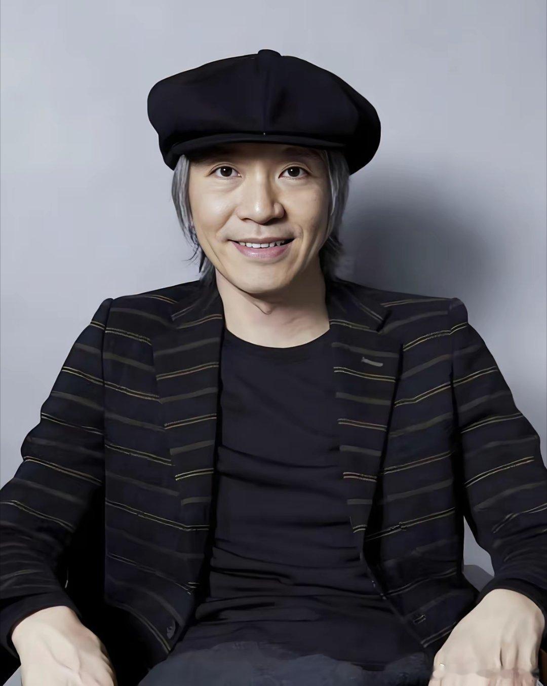 估计冯小刚自己都没想到，同是大导演同期上片，周星驰首日2.6亿，自己上映23天总