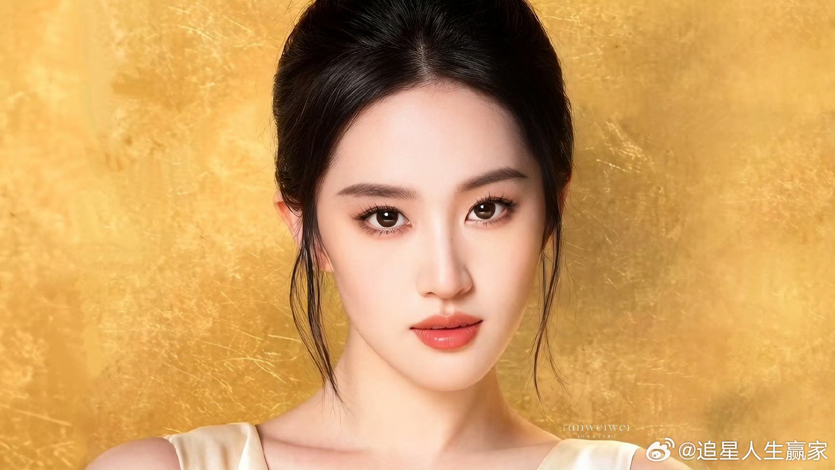 刘亦菲舌头是心形的天呐，刘亦菲的美果然是从内到外从上到下无死角的美！