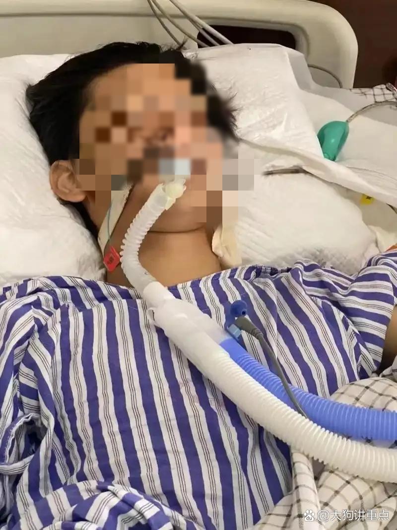 无锡16岁男孩术后昏迷973天，父亲边照料边过法考死磕真相江苏无锡，16岁