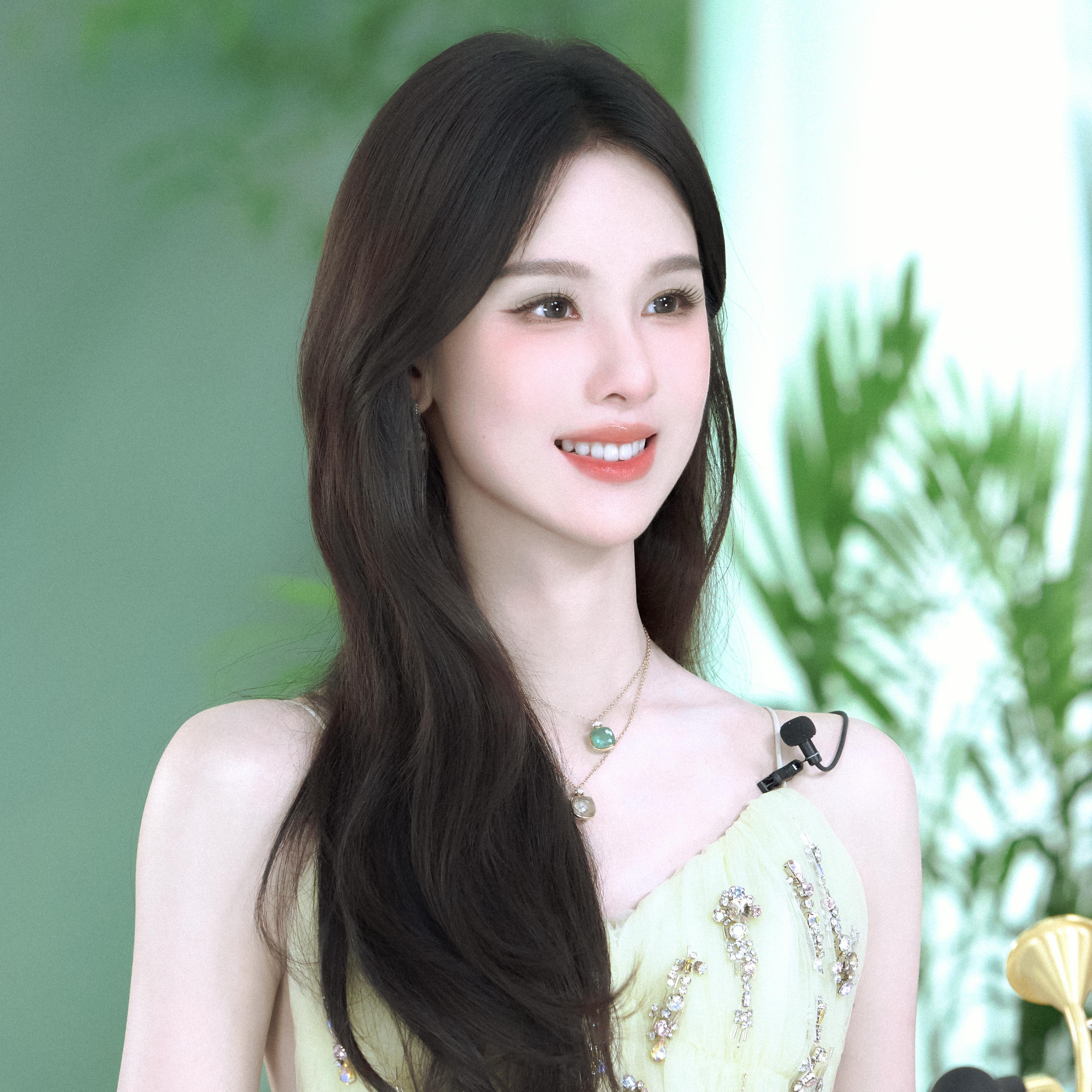 又见新绿🍃.陈都灵