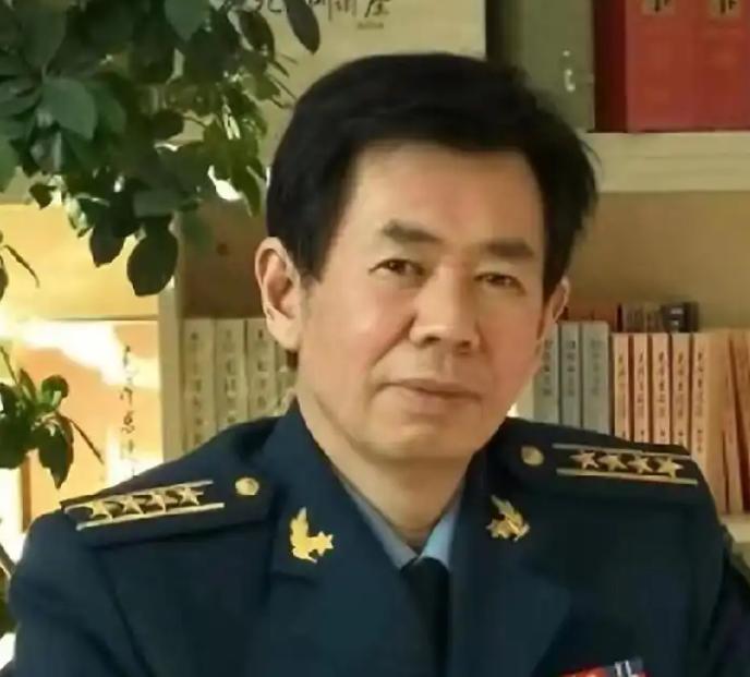 军事专家戴旭近期又提到一个点，他说中国人从晚清到现在，总改不了一个毛病，只要涉及