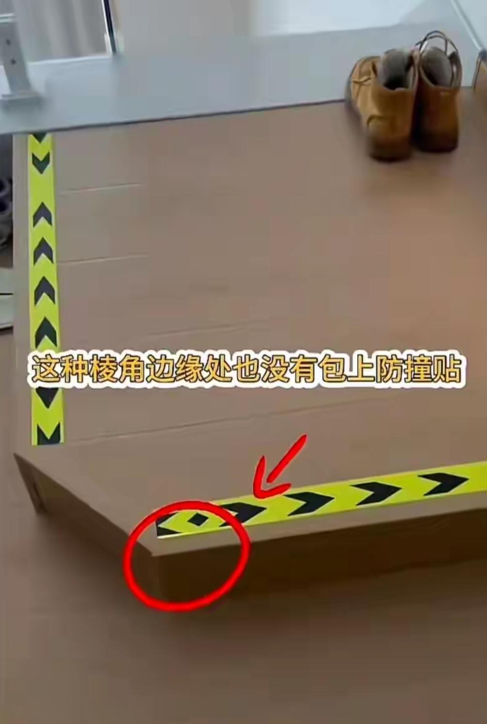 哈尔滨冰雪旺季游人如织，一场亲子房孩童摔伤事件，却褪去美景滤镜，暴露了部分游客“