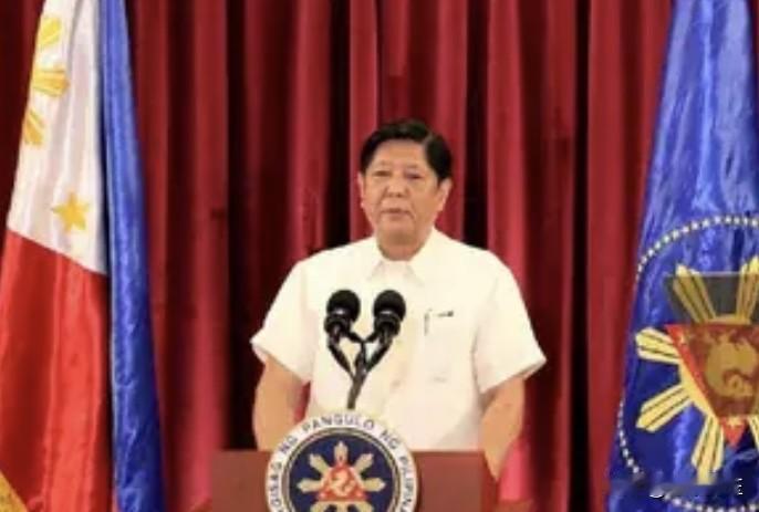 菲律宾总统小马科斯周一在总统府告诉员工，尽管存在